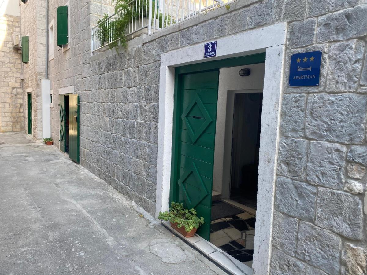 Apartment Stari Dvor Kastela Exterior photo