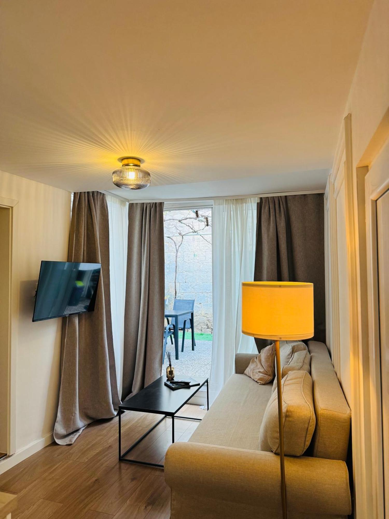 Apartment Stari Dvor Kastela Exterior photo