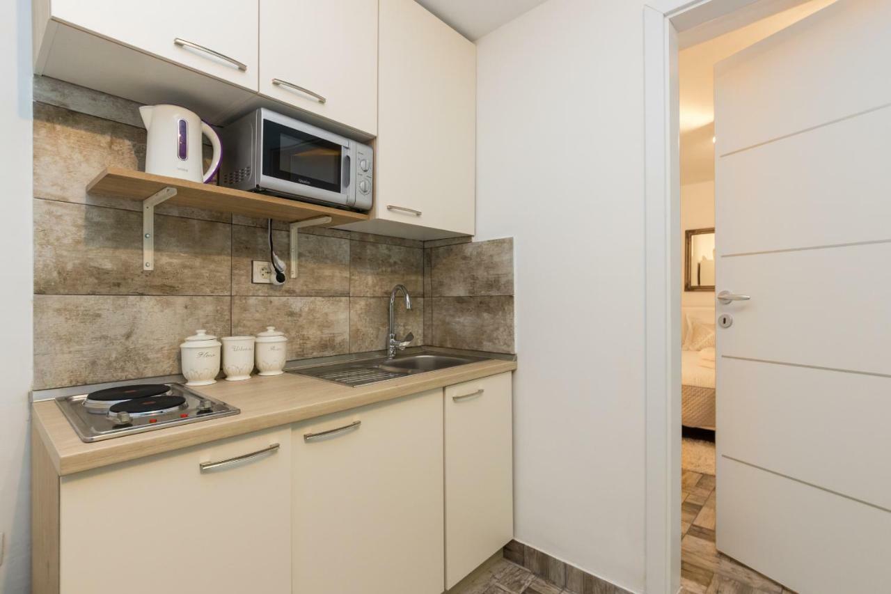 Apartment Stari Dvor Kastela Exterior photo